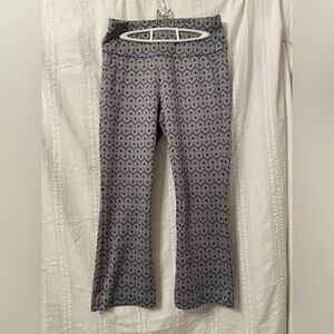 CAbi Blue Tessera Geometric Flare crop pants size small